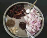 A picture of step 1 of Ulli Karam Dosa.