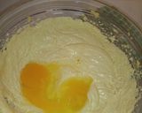 A picture of step 2 of Simple lemon cake.