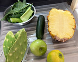 Foto del paso 1 de la receta: Jugo verde de 7 frutas y verduras