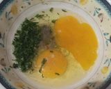 Foto langkah ke 2 dari resep Omelet Roti Tawar Isi.
