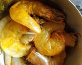 A picture of step 1 of Prawn pulao.
