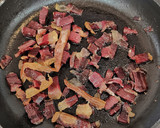 Foto del paso 2 de la receta: Espaguetis carbonara ibérica con trufa y aceite de cebollino