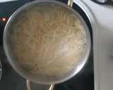 Foto del paso 1 de la receta: Spaghetti con nata, salchichas y bacon