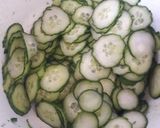 Uborka saláta nem csak nyáron recept fázis 1 fotója