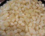 Foto del paso 1 de la receta: Tortilla de papa riquísima y económica
