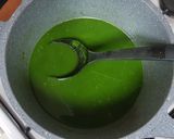 A picture of step 2 of Spinach soup with cucumber noodles.