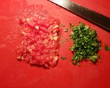 Foto del paso 7 de la receta: Cazuela de merluza con almejas y patatas rosadas