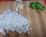 Foto del paso 1 de la receta: Lubina en salsa con langostinos