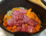 Foto del paso 3 de la receta: Guiso de magro de cerdo al pimentón
