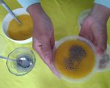 Foto langkah ke 5 dari resep Puding susu mangga.
