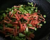 A picture of step 5 of Schezwan Noodle Momos.
