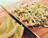 Hình bước làm 1 của món Canh Ức Gà & Lá Súp Lơ Trắng