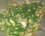 Foto langkah ke 1 dari resep Tumis Bunga Pepaya dan Wortel.