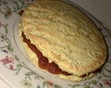 Foto del paso 5 de la receta: Alfajor de coco y avena saludable relleno de dulce de membrillo!