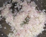 A picture of step 2 of Masala cheese macaroni.