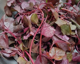 A picture of step 1 of Red Amaranth Saag.
