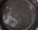 Foto langkah ke 6 dari resep Charcoal Wijen Chili Flakes Cheese Sourdough Bread (Open Bake Method).