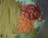 Foto del paso 1 de la receta: Pasta con lo que hay en casa