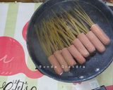 Foto langkah ke 3 dari resep Sosis Gurita Saus Spaghetti.