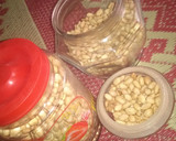 Foto langkah ke 4 dari resep Kacang Bawang Renyah Tidak Keras.