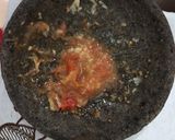 Foto langkah ke 5 dari resep Ayam geprek pedas & non-pedas.