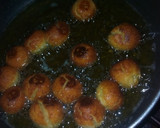 A picture of step 5 of Jamun ghulab.