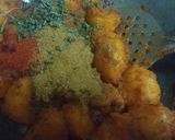 A picture of step 4 of Dum aloo.