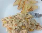A picture of step 7 of Chicken cheese white sauce farfalle pasta.