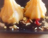 A picture of step 6 of Kaju coconut modak.