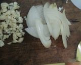 Foto langkah ke 2 dari resep Kentang Sosis Bakso Masak Kecap.