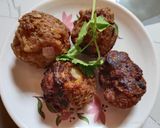 A picture of step 2 of Kofta aloo korma.