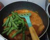 Foto langkah ke 5 dari resep Gulai buncis kikil.