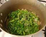 A picture of step 3 of Broccolini & Anchovy Pasta.