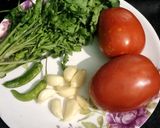 A picture of step 1 of Tomato Cilantro Chutney.
