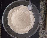 Foto del paso 1 de la receta: Pan casero de harina integral