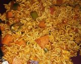 صورة لخطوة 3 من وصفة اندومي بالخضار لا يفوتكم 😋👌🏻