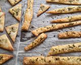 Foto del paso 8 de la receta: Pasta frola de la vaga 🤭 con tapas para pascualina 😜 + unas talitas saladas de yapa 🪙