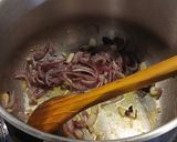 Foto del paso 1 de la receta: Potaje Tradicional de Lentejas a Fuego Lento con Col Asiática y Huevos Laqueados