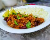 صورة لخطوة 3 من وصفة صلصلة اللحم المفروم الحارة بالفاصوليا الحمراء /chili con carne