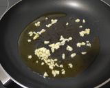 Foto del paso 2 de la receta: Nidos de tallarín y huevo