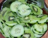 Foto del paso 4 de la receta: Ensalada de pepino con kiwi