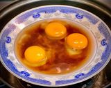Hình bước làm 1 của món Trứng Gà Hấp Ớt Chuông Sốt Dầu Hào