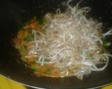 Foto langkah ke 7 dari resep Mie goreng jawa pedas.