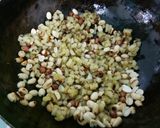 A picture of step 2 of Sabudana khichadi.