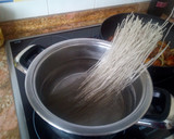 Foto del paso 7 de la receta: Fideos de patata con verduras al wok