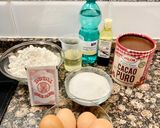 Foto del paso 1 de la receta: Pastel de chocolate con tarta de queso (Chocolate cake with cheesecake)