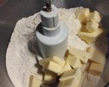 Foto del paso 1 de la receta: Tarta de pollo y base cremosa de ricota (masa casera)