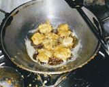 A picture of step 3 of Homemade Chicken Pakora.