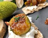 A picture of step 4 of Bruschetta with Caramelized Figs, Chili, and Bacon.