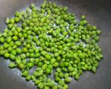 A picture of step 2 of Hara chana ki spicy chutney.